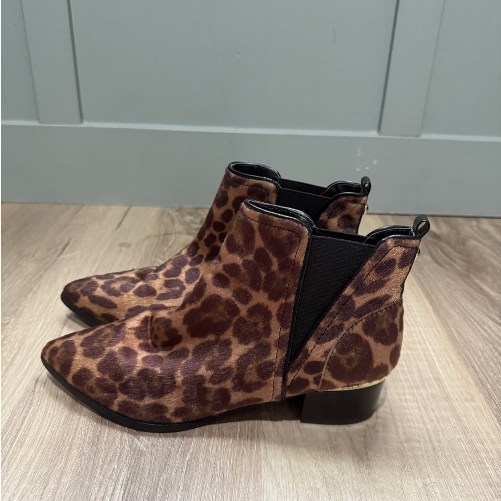 Nine West faux fur Leopard Print Ankle Boots‎ women’s size 7.5